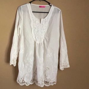 Beautiful Scallop Design White Flowy Tunic